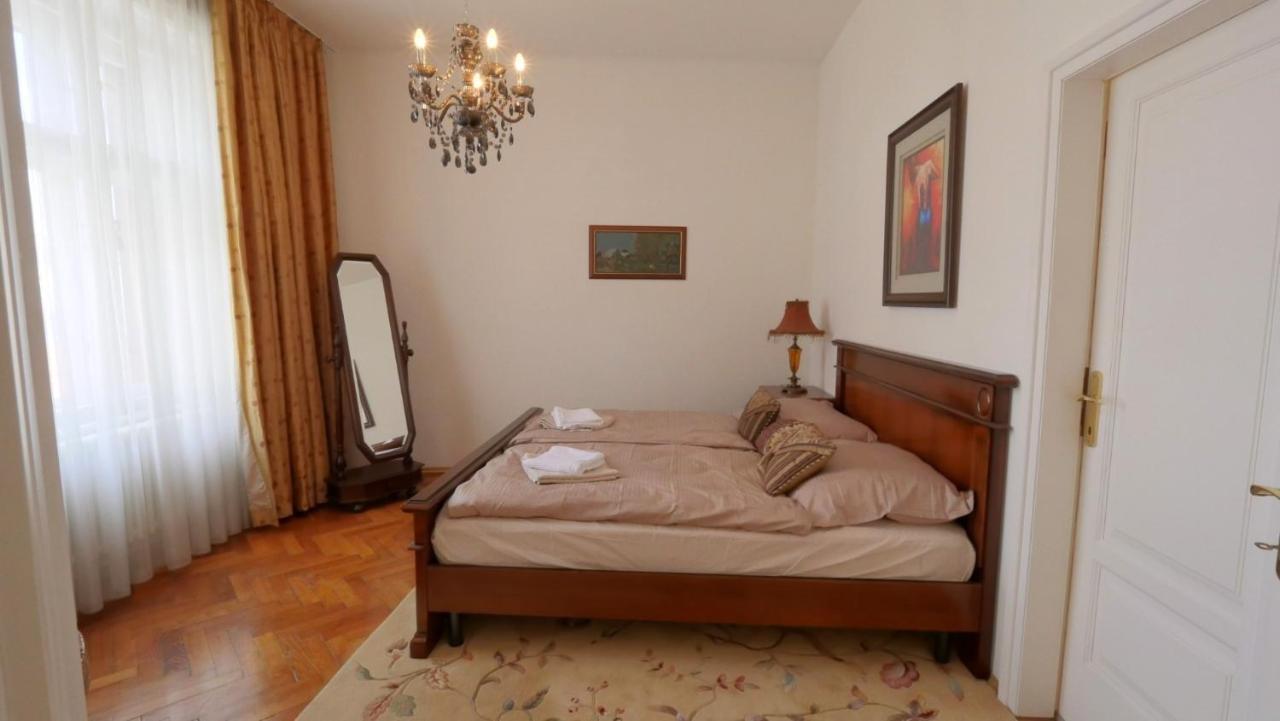 Velky 3I Apartman V Centre Mesta Bratislava Exterior foto